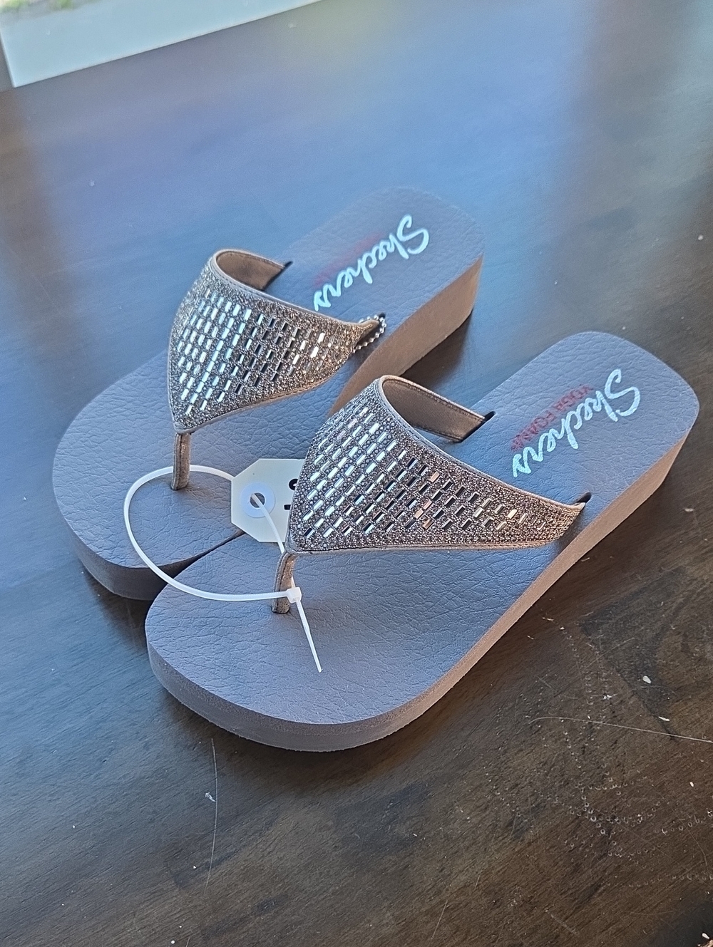 Skechers Size 9 Women's Gray Sparkle Thong Sandals NEW